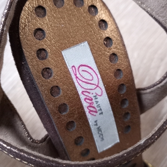 VINTAGE Haute Diva mochi Heels Sandals Slingback Golden Embellished Size 6 Re… - Picture 11 of 16